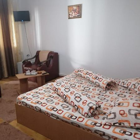 Pensiunea Pomi -Oesti Hotel Albestii Paminteni ภายนอก รูปภาพ
