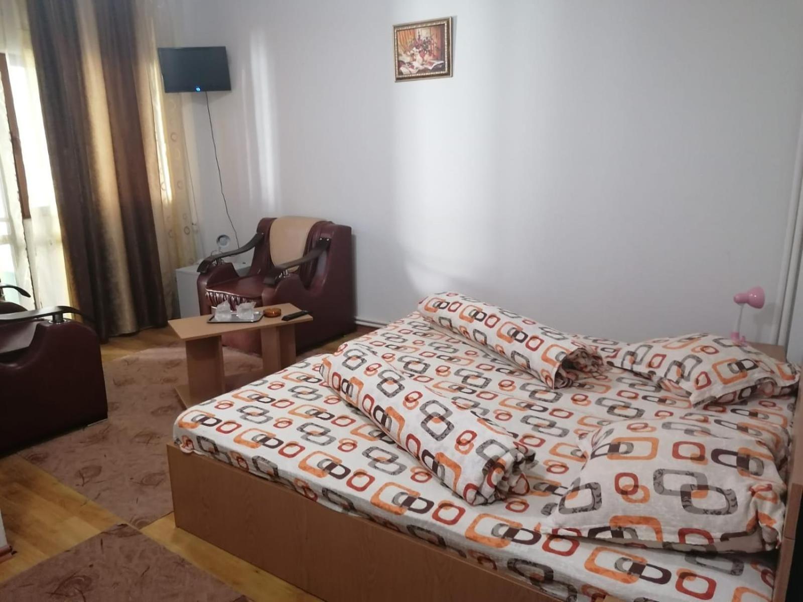 Pensiunea Pomi -Oesti Hotel Albestii Paminteni ภายนอก รูปภาพ