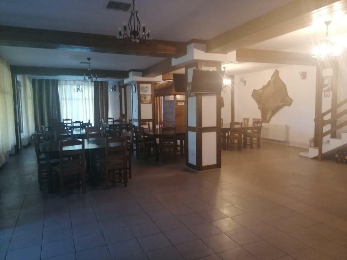 Pensiunea Pomi -Oesti Hotel Albestii Paminteni ภายนอก รูปภาพ